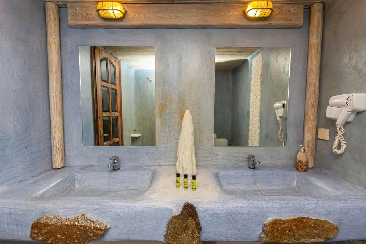 Peristeronas Village Klouvas Hotel