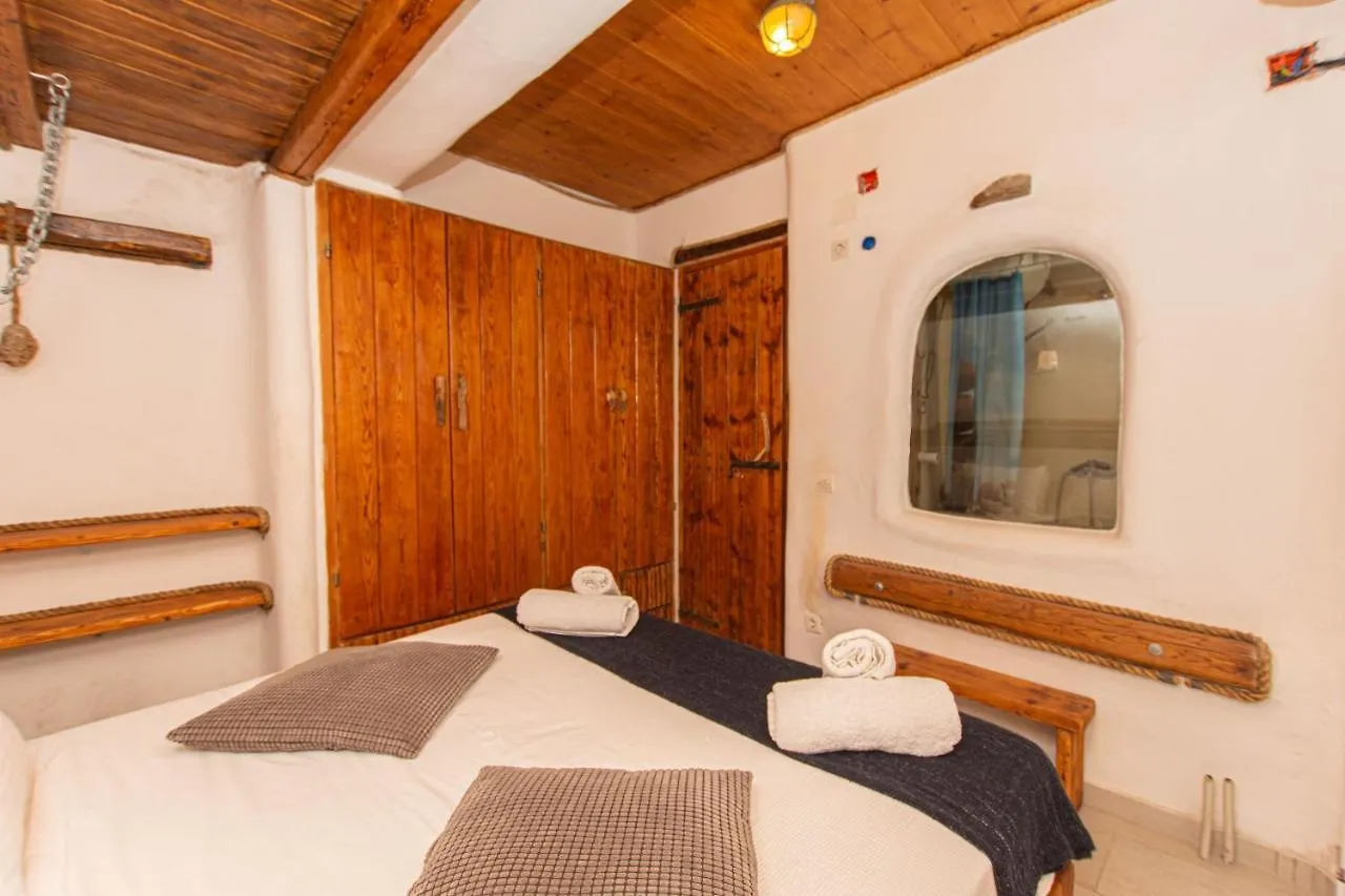 *** Hotel Peristeronas Village Klouvas Greece