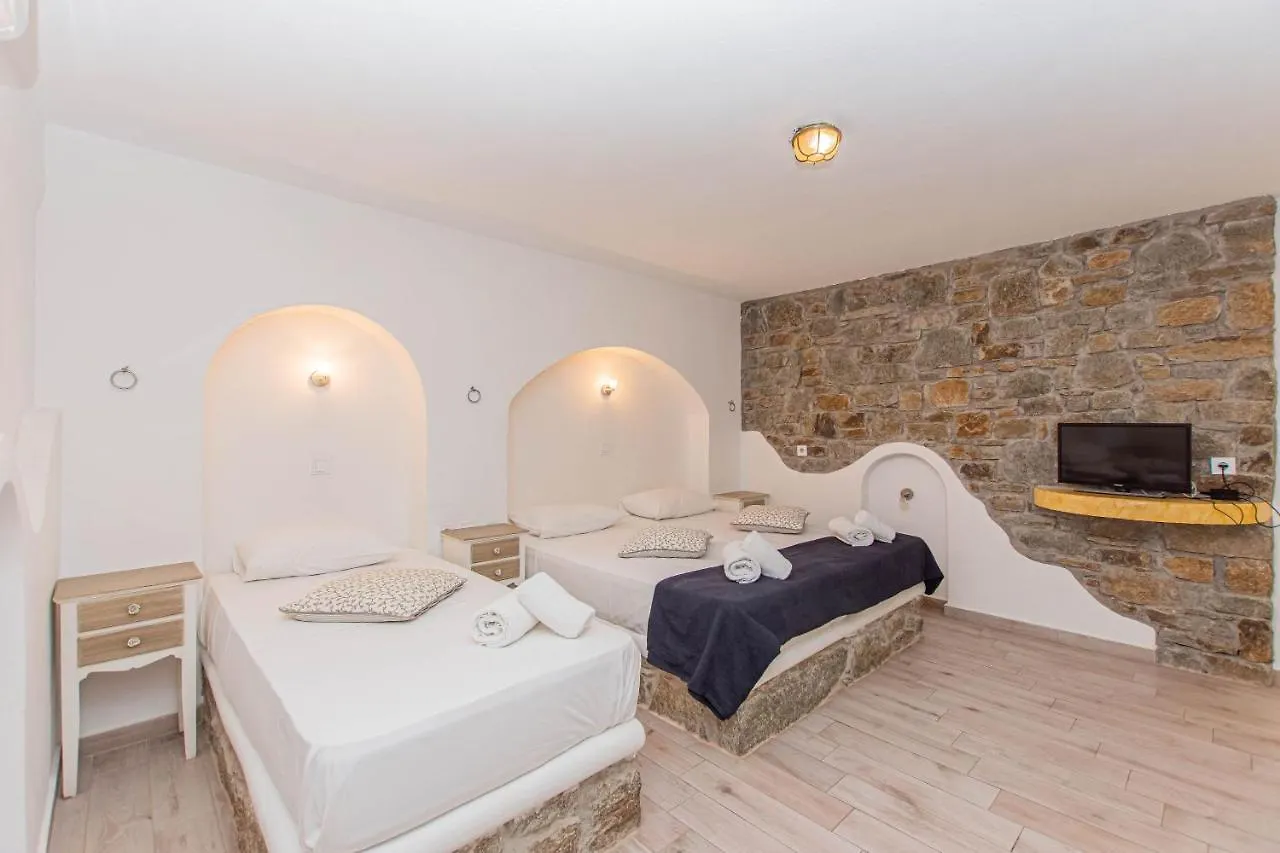 *** Hotel Peristeronas Village Klouvas Greece