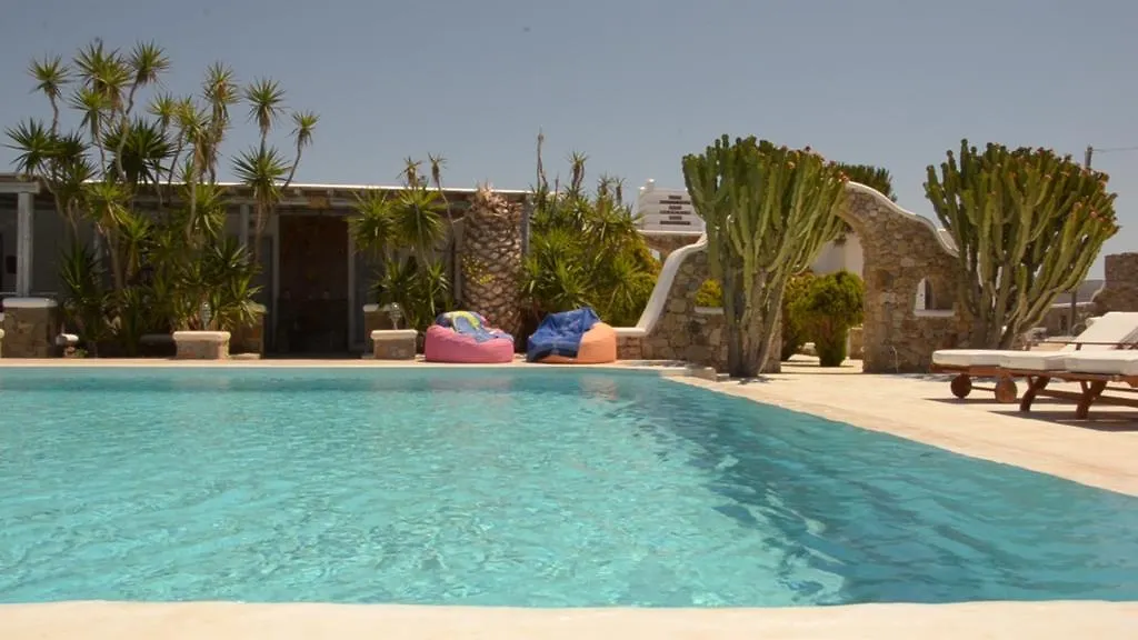 Peristeronas Village Klouvas Hotel